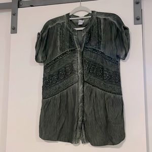 Chico’s Lace Crochet Blouse Green Unique Top V-neck Rayon Women SIZE 8/10